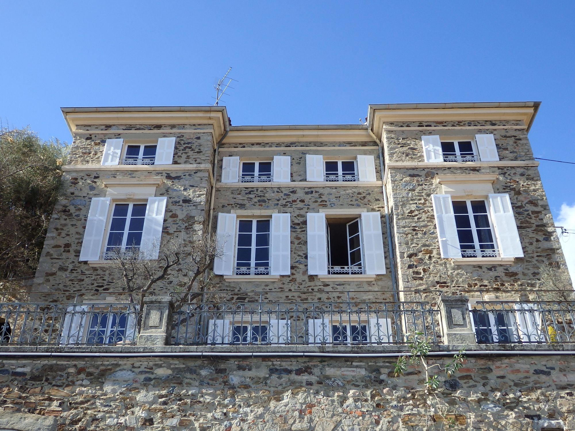 065 villa castel pierre lisse